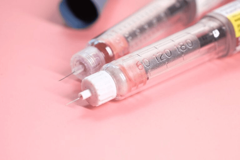 Two injections that represent Liraglutide and Dulaglutide.