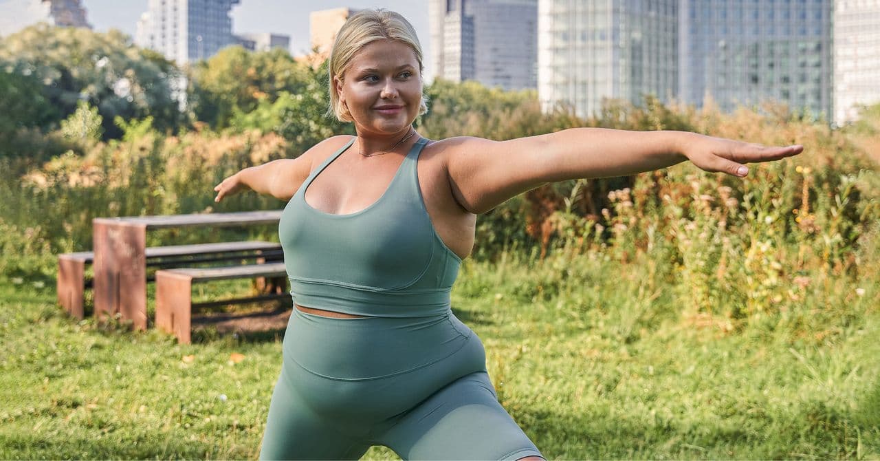A woman exercising while in maintenance to keep up her weight loss results
