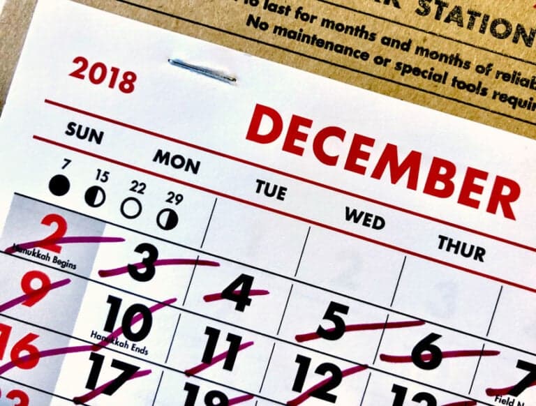 A calendar showing days ticked off for as long as someone needs to take semaglutide.